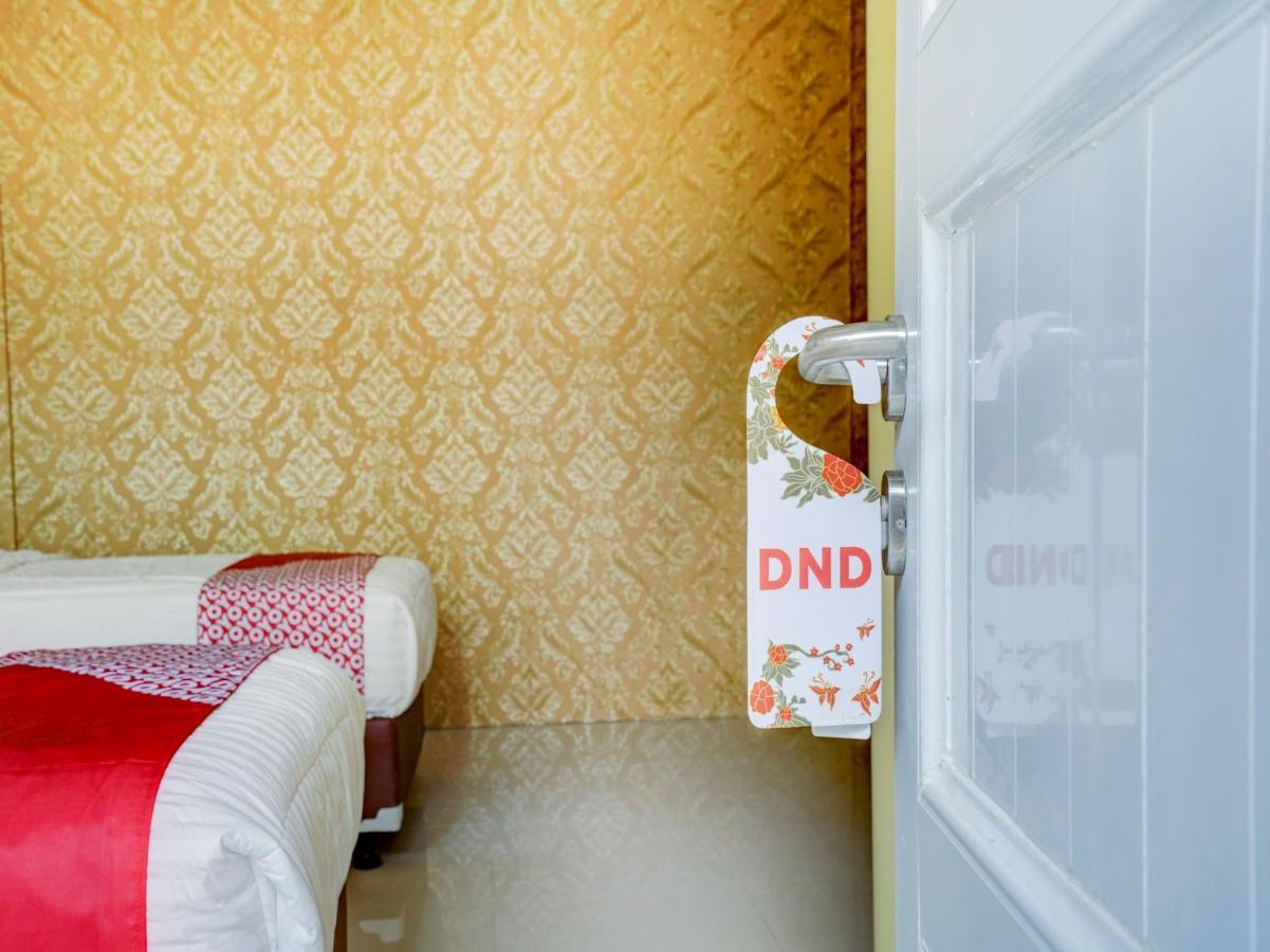 Oyo 90140 Nginep Yuuk Guest House チルボン エクステリア 写真