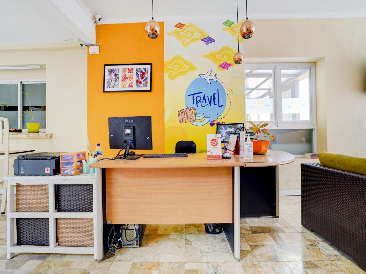 Oyo 90140 Nginep Yuuk Guest House チルボン エクステリア 写真