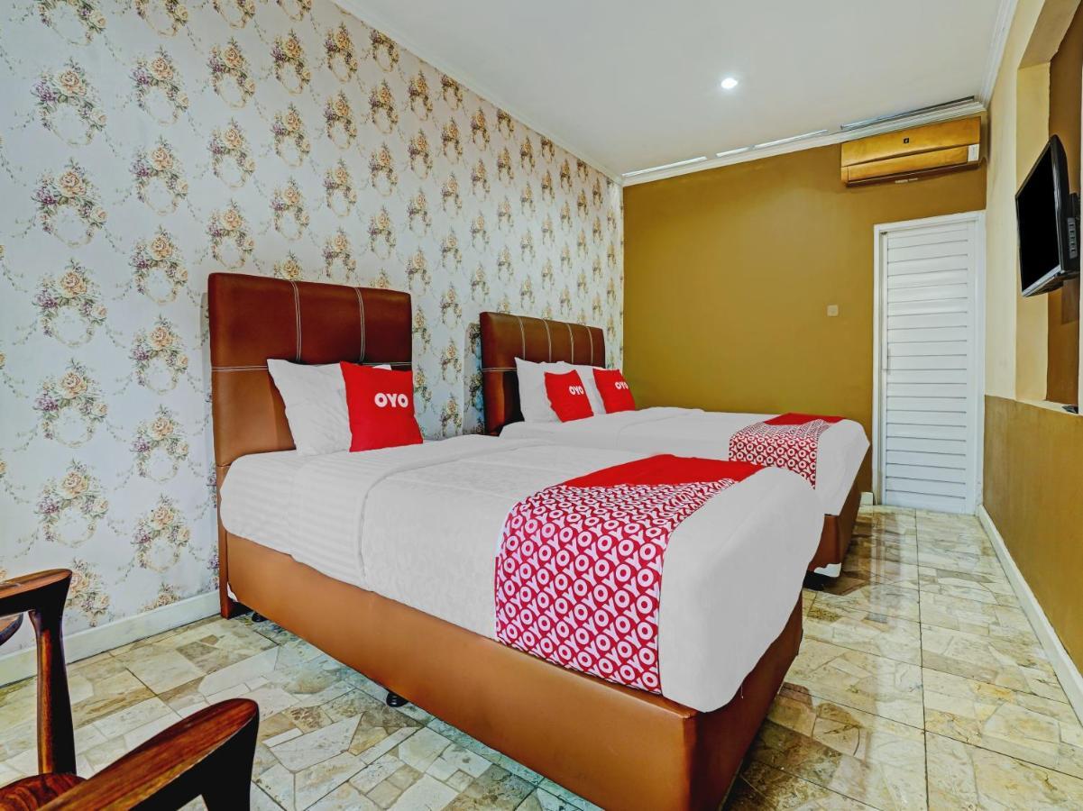 Oyo 90140 Nginep Yuuk Guest House チルボン エクステリア 写真